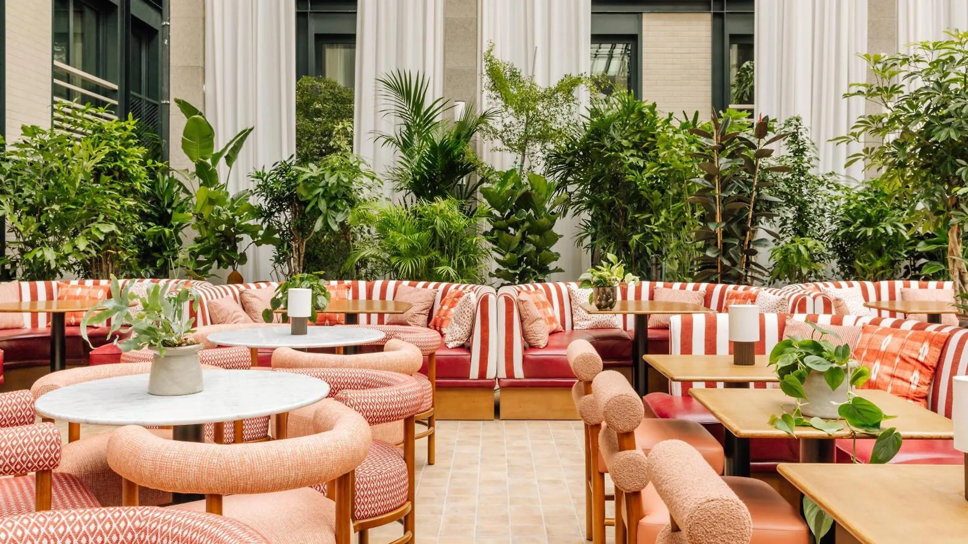 Hotel Le Jardin De Verre By Locke Paris