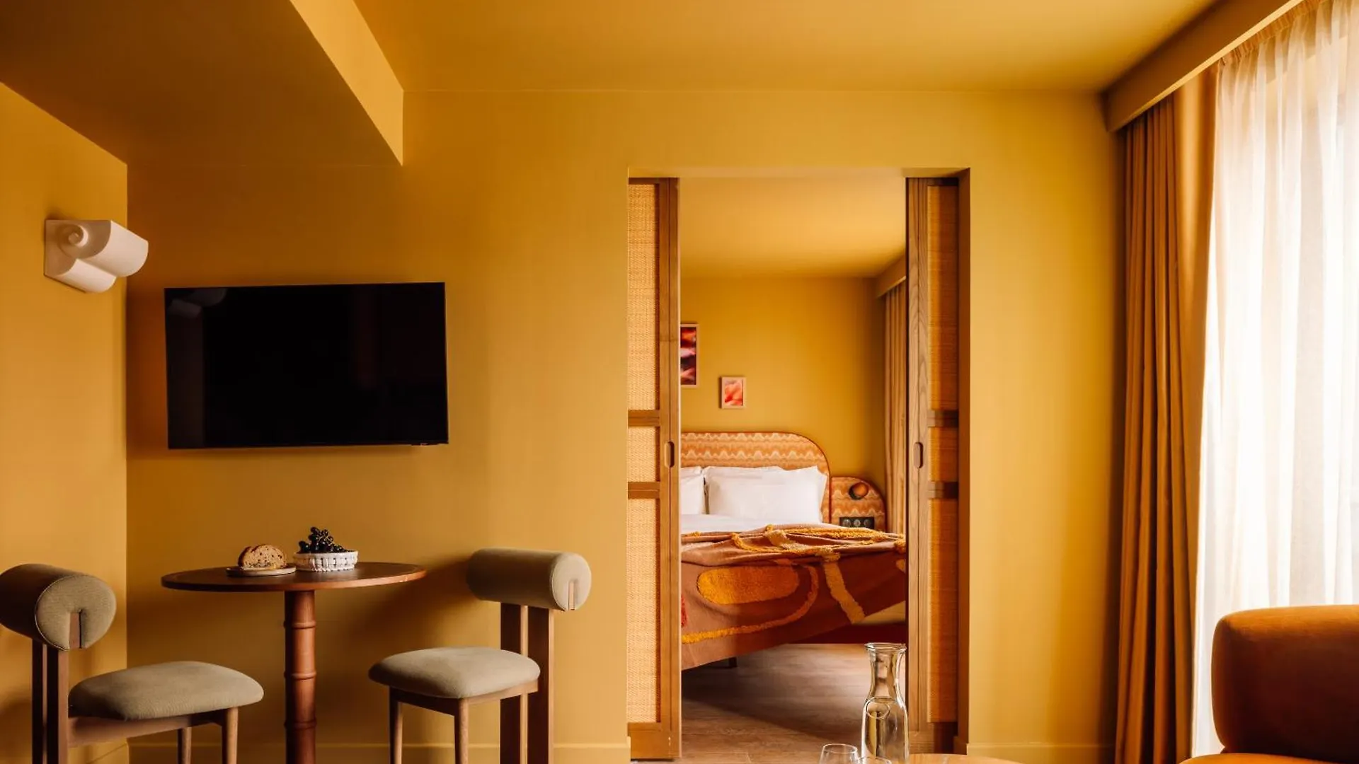 Hotel Le Jardin De Verre By Locke Paris