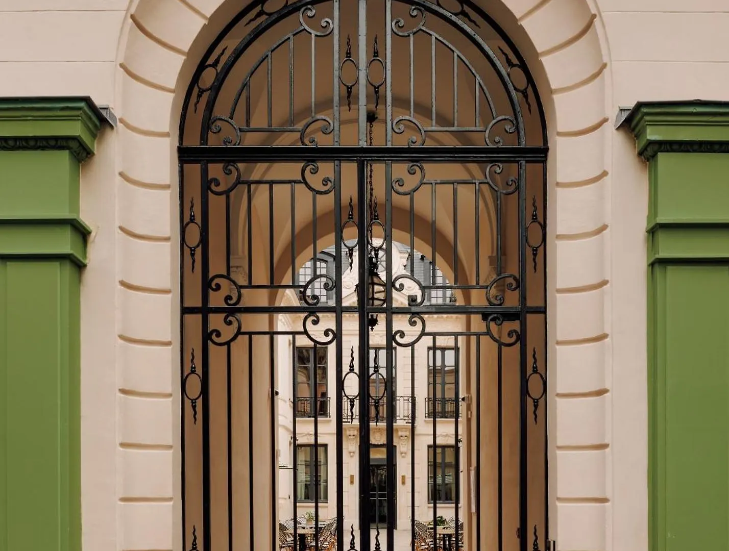 Le Jardin De Verre By Locke Hotel 4*